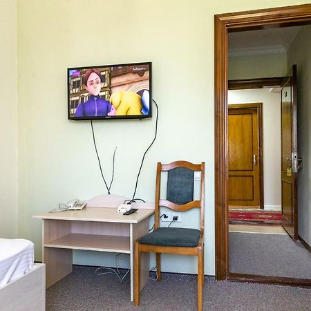 Hotel Tourist Астана Екстер'єр фото