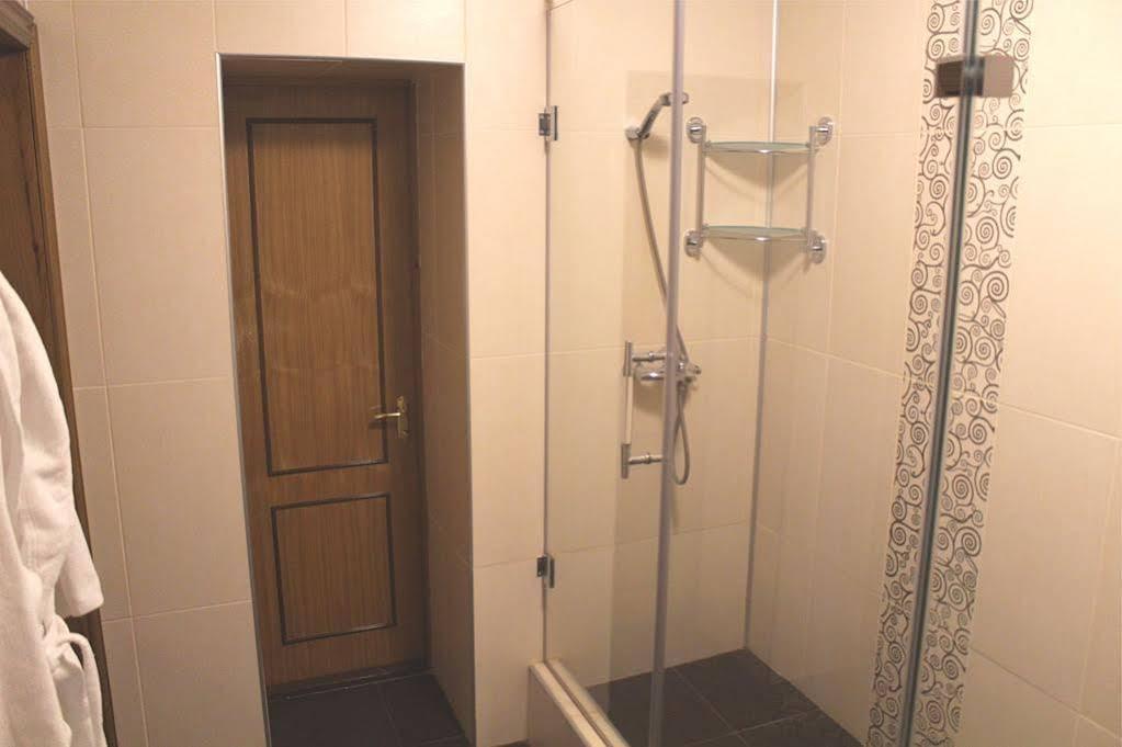 Hotel Tourist Астана Екстер'єр фото