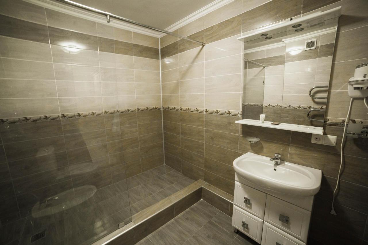 Hotel Tourist Астана Екстер'єр фото