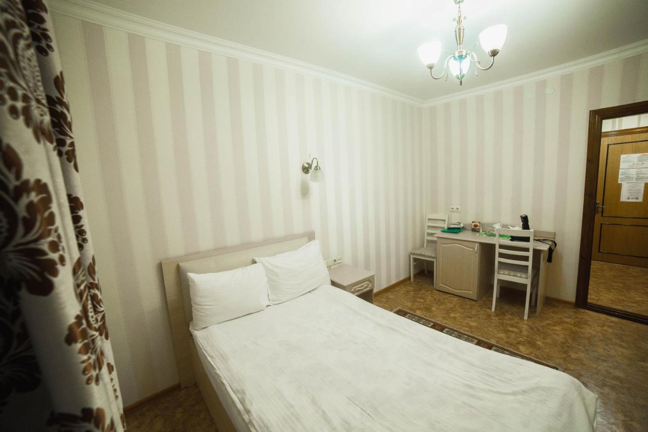 Hotel Tourist Астана Екстер'єр фото