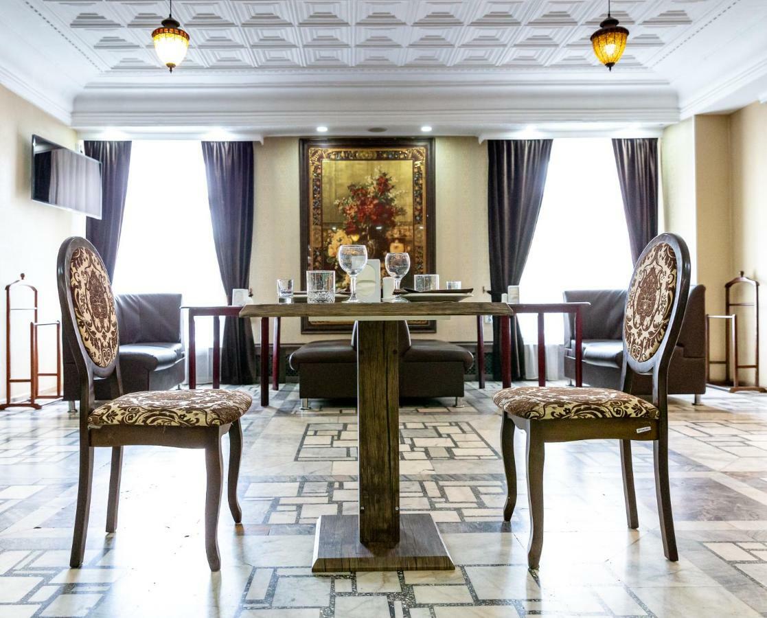 Hotel Tourist Астана Екстер'єр фото