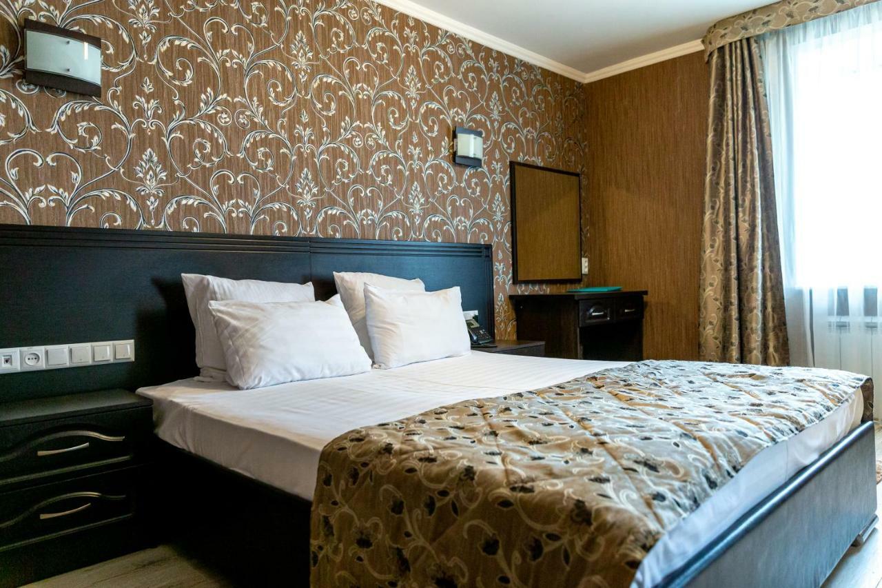 Hotel Tourist Астана Екстер'єр фото