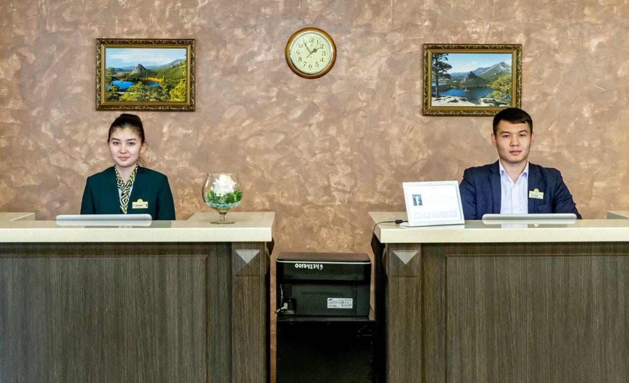 Hotel Tourist Астана Екстер'єр фото